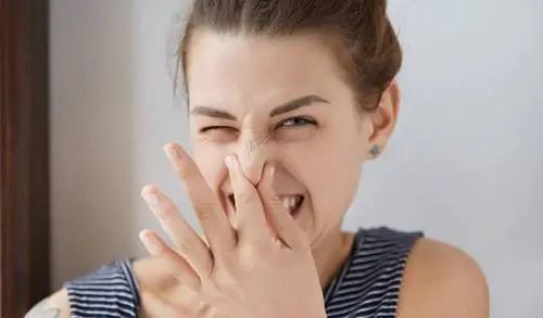 狐臭怎么解决根除 用我去狐臭的经验告诉你,治疗狐臭这几招有用