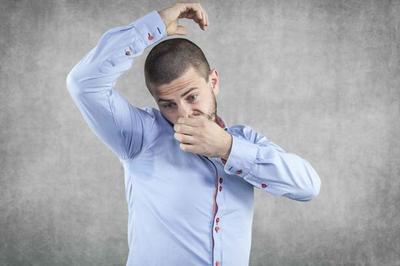 告别尴尬 实用方法助你轻松应对腋下异味，或可避免手术